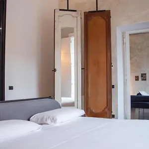 Tutt 'e Sant Luxury Naples